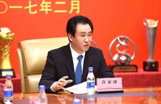 正如导演亚当·尼所说：“让布拉德·皮特推着独轮手推车，在爆炸的时候甩一甩头，这就是梦想中的画面